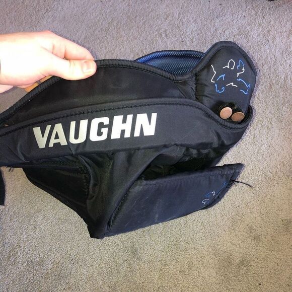 VAUGHN VELOCITY V6 HOCKEY PANTS LEG PADS BLACK BLUE JUNIOR YOUTH SZ SMALL/MEDIUM - Picture 4 of 8